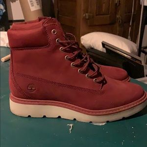 Maroon/red timberlands